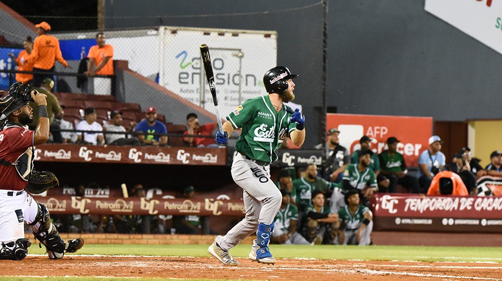 Las Águilas vuelven a sonreír ante el Licey