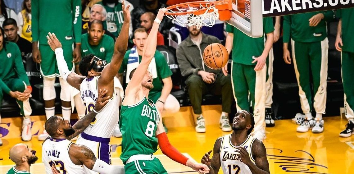 Los Celtics roban la Navidad de Los Lakers