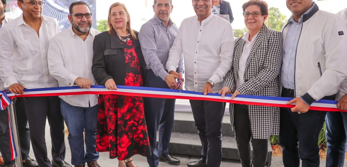Gobierno entrega puentes El Cangrejo y de Sabaneta en Puerto Plata y La Vega cuya inversión supera los RD$700 millones