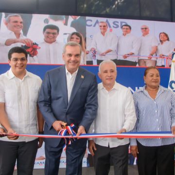 Presidente Luis Abinader junto a Fellito Suberví entrega saneada cañada Cachón Oeste en Santo Domingo Este