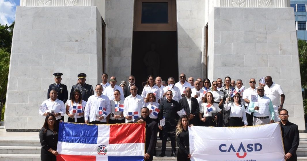 CAASD deposita ofrenda floral en conmemoración del 180 aniversario de la Independencia Nacional