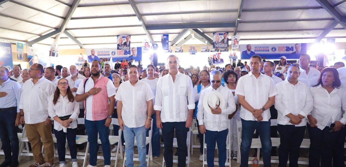Luis Abinader llama a perremeístas a consumar en votos la simpatía que reflejan las encuestas para que el 19 de mayo triunfe la democracia dominicana
