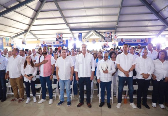 Luis Abinader llama a perremeístas a consumar en votos la simpatía que reflejan las encuestas para que el 19 de mayo triunfe la democracia dominicana