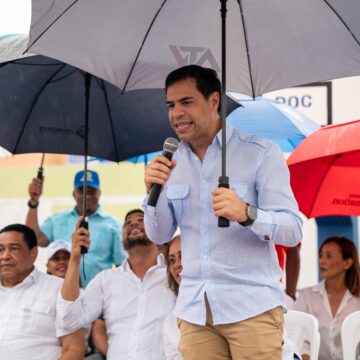 Roberto Ángel recorre San Cristóbal en apoyo a Gustavo Lara y reelección de Abinader