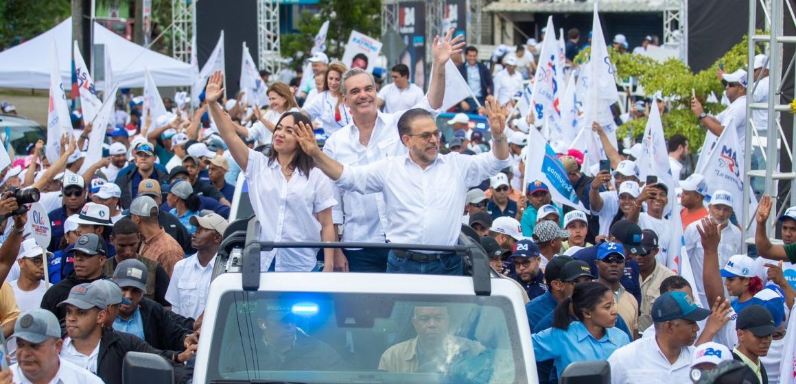 Abinader y el PRM cerrarán en grande con 32 caravanas simultáneas este fin de semana