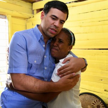 Propeep interviene decenas de viviendas que fueron dañadas por vientos e inundaciones en Hermanas Mirabal