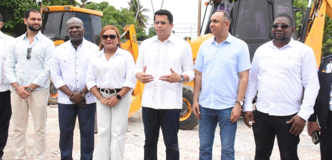 Turismo continúa con la intervención en Guayacanes para fortalecer ese destino.