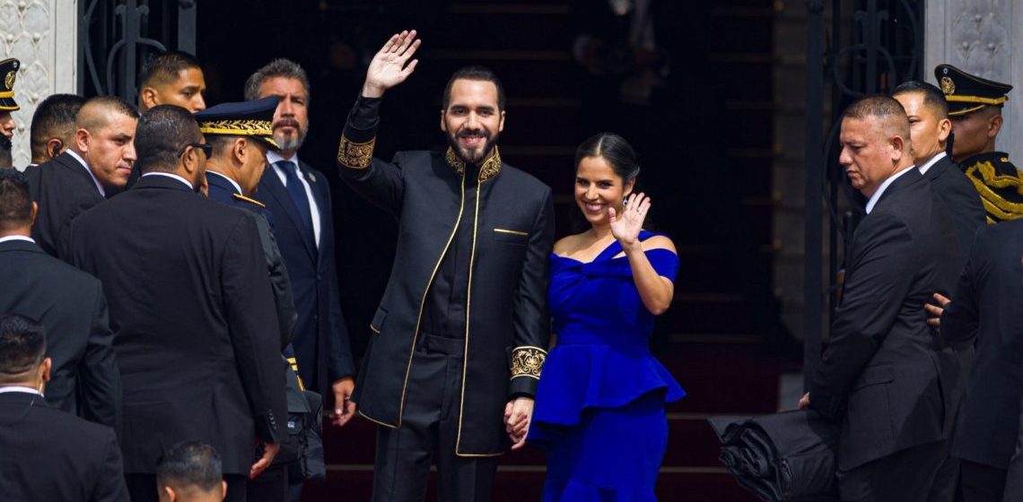 Nayib Bukele promete resolver la economía de El Salvador en segundo mandato