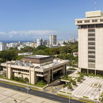 Reservas netas del Banco Central bajan RD$32,200 millones en un solo mes