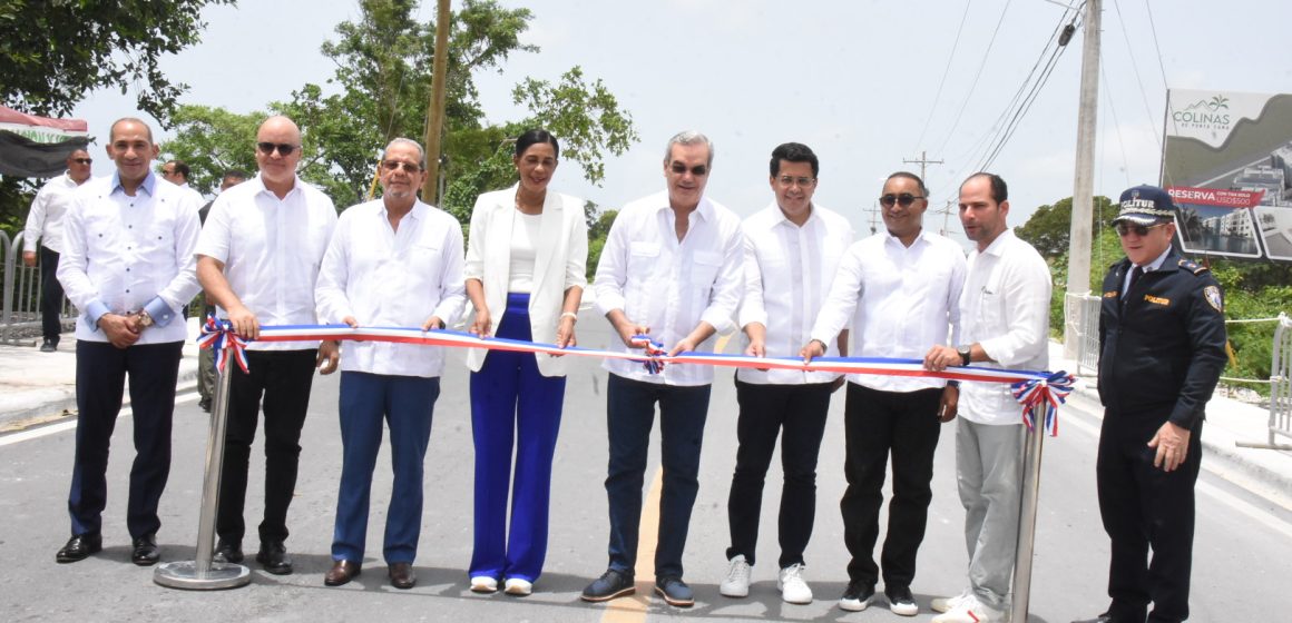 Gabinete de turismo entrega vía Domingo Maíz en Punta Cana.