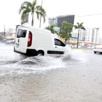 COE eleva a 24 las provincias en alerta por efectos de onda tropical