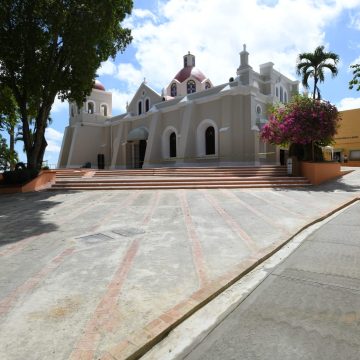 MOPC reconstruye parqueo y aceras en santuario del Santo Cerro