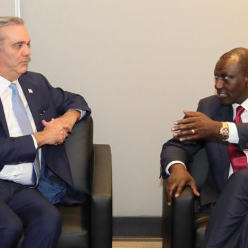 Presidentes de Kenia y República Dominicana sostienen reunión bilateral