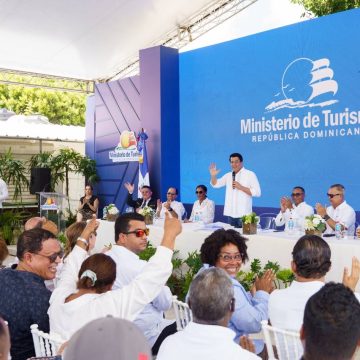 Ministro Collado inaugura reconstrucción calle Pastor Domingo de la Cruz, en Verón, Punta Cana.