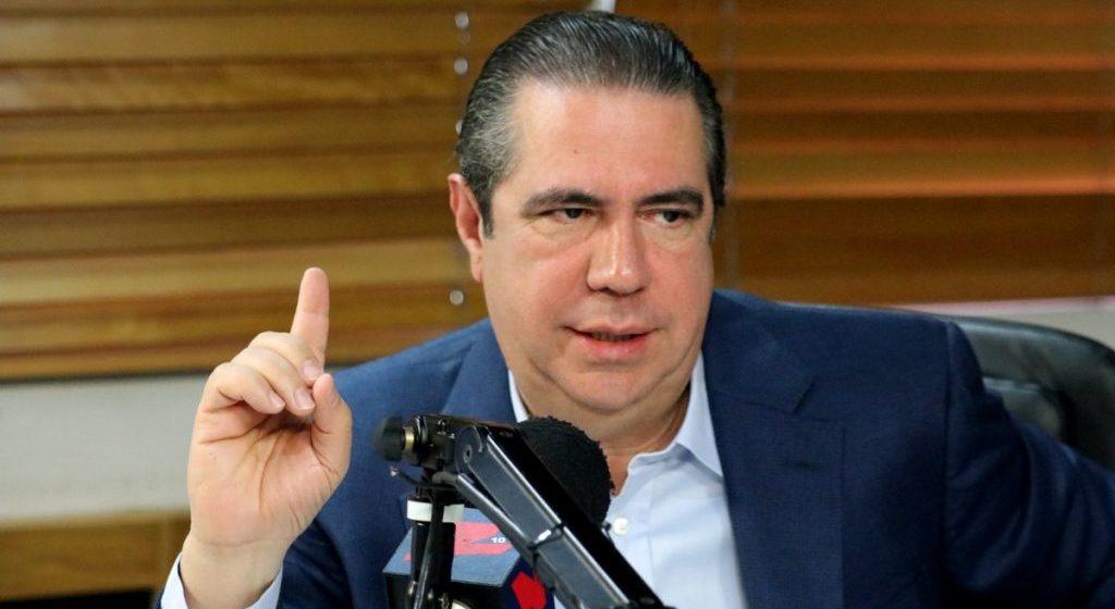 Francisco Javier pide a Abinader desistir reforma constitucional y concentrarse en males del país