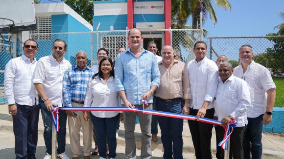 PROMESE/CAL inaugura dos Farmacias del Pueblo en Hostos y Cabrera