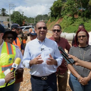 Deligne Ascención destaca avance de obras en la provincia de Samaná