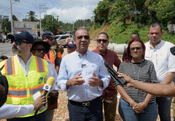 Deligne Ascención destaca avance de obras en la provincia de Samaná