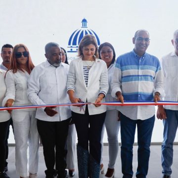 Raquel Peña y Deligne Ascención inauguran  reconstrucción carretera Gurabita de Yaroa en Puerto Plata 