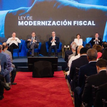 Presidente Abinader encabeza presentación del Proyecto de Ley de Modernización Fiscal, en LA Semanal