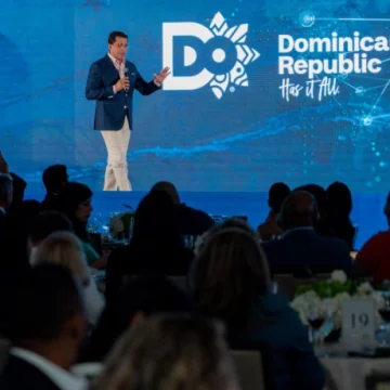 David Collado presenta las maravillas turísticas de la República Dominicana en Orlando