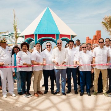 Presidente Abinader inaugura segunda fase de Cabo Rojo y recibe tercer crucero.