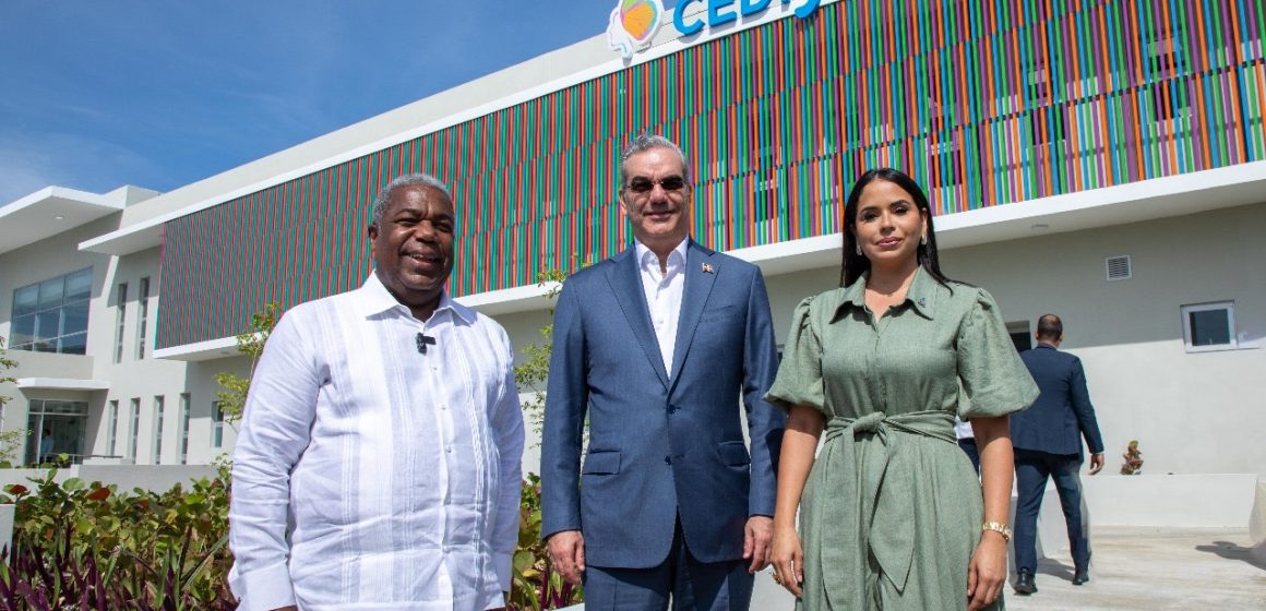 Presidente Abinader Inaugura en Santo Domingo Norte el segundo Centro de Desarrollo Integral para la Mujer