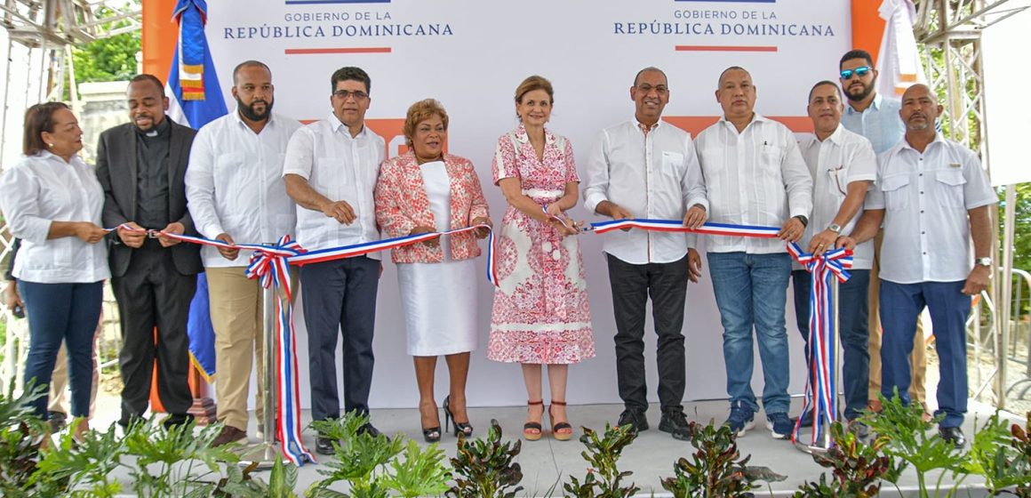 Vicepresidenta Raquel Peña encabeza acto inaugural deasfaltado de 82 calles en el sector Cachón de la Rubia