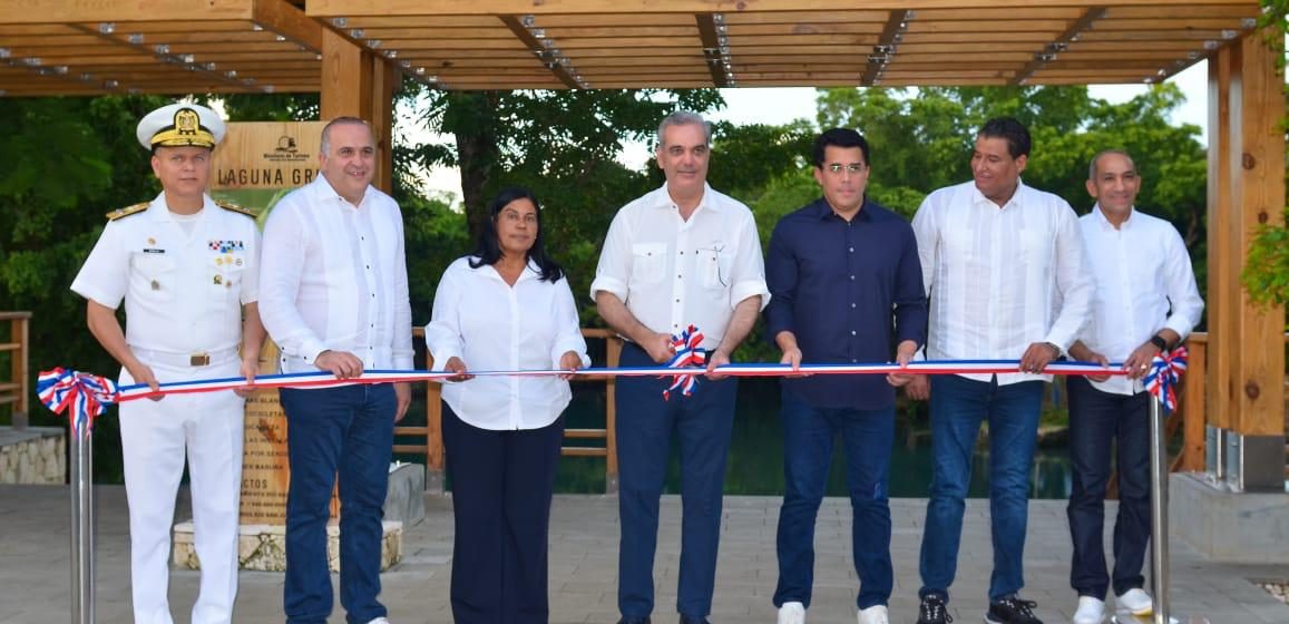 Presidente Abinader y ministro de Turismo entregan proyecto mejoramiento de la Laguna Gri-Gri y su entorno en Rio San Juan