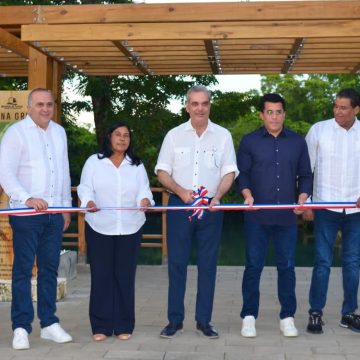 Presidente Abinader y ministro de Turismo entregan proyecto mejoramiento de la Laguna Gri-Gri y su entorno en Rio San Juan