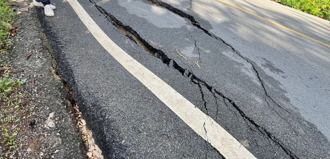 OBRAS PUBLICAS EVALUA CAUSAS GRIETAS CARRETERA LAS GALERAS- SAMANA