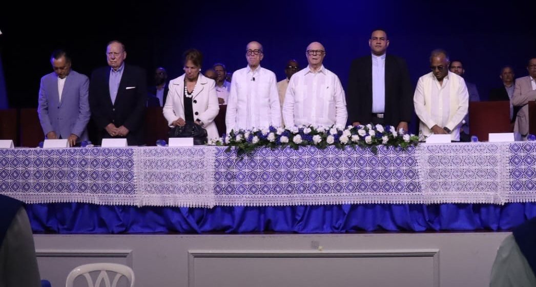 Instituto José Francisco Peña Gómez celebra graduación de 788 estudiantes, alcanzando unos 13 mil egresados en sus 20 años