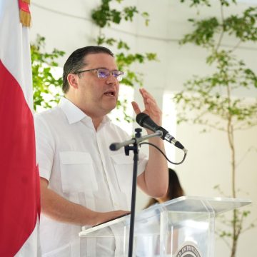 Yayo Sanz en La Vega: destaca proyección del FMI sobre el crecimiento económico de República Dominicana