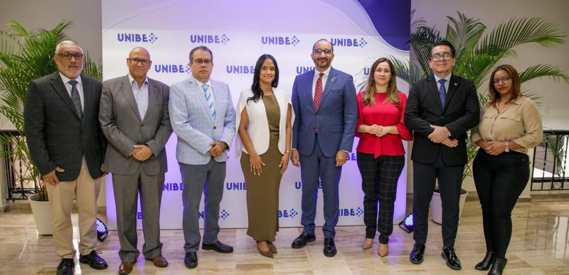 UNIBE y el Gabinete de Política Social realizan panel sobre el uso de la inteligencia artificial en la protección social