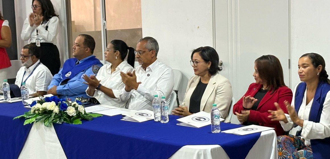 ConsejoND certifica estudiantes, orientadores y policía escolar en el municipio de Cabrera