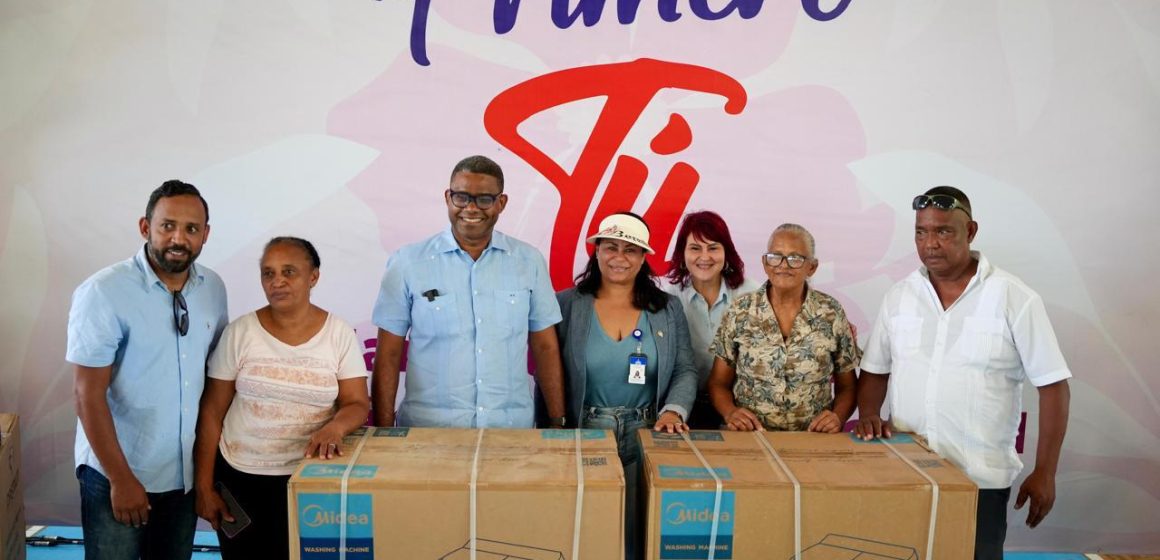 Propeep llena de alegría a madres de diferentes localidades del país con regalos y homenajes en su día