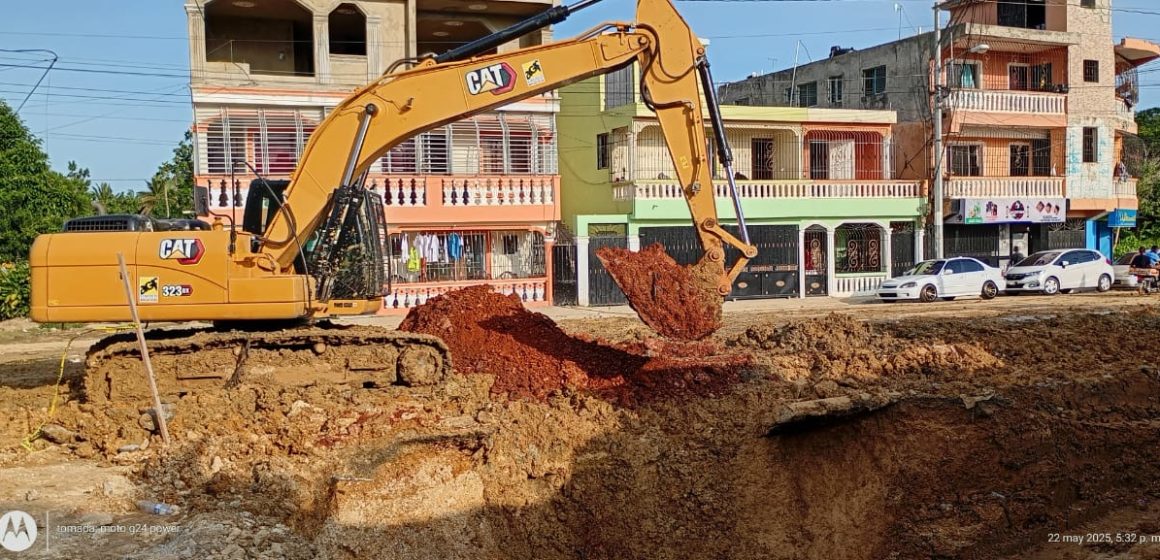 CAASD soluciona en tiempo récord avería en tubería de 67 pulgadas del acueducto Barrera de Salinidad