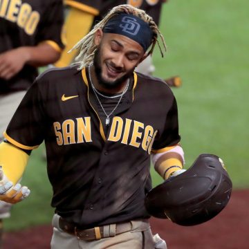¡21 carreras! Padres hacen historia en blanqueada en Colorado