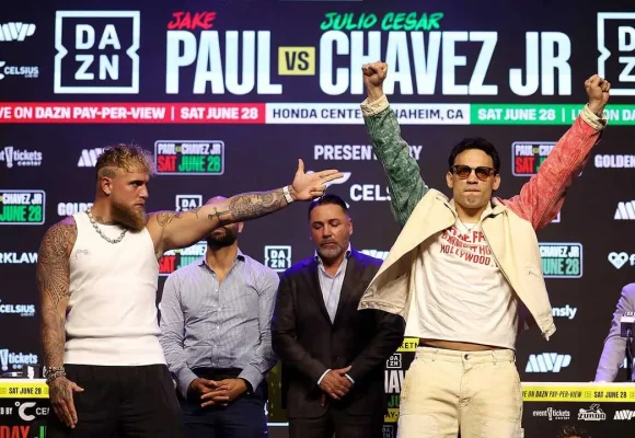 Jake Paul y Julio César Chávez Jr, realizan su primer cara a cara previo al combate que sostendrán el 28 de junio