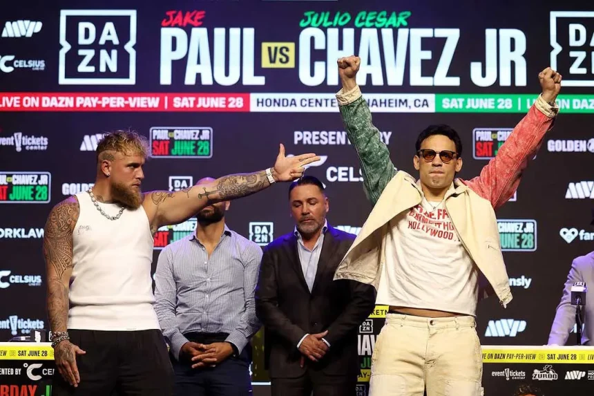 Jake Paul y Julio César Chávez Jr, realizan su primer cara a cara previo al combate que sostendrán el 28 de junio