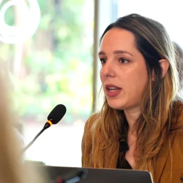 Exviceministra Milagros De Camps se querella contra Ángel Martínez por difamación e injuria