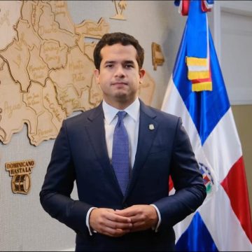 Omar Fernández cierra la puerta a aspiraciones presidenciales: “Mis prioridades están en el Congreso”
