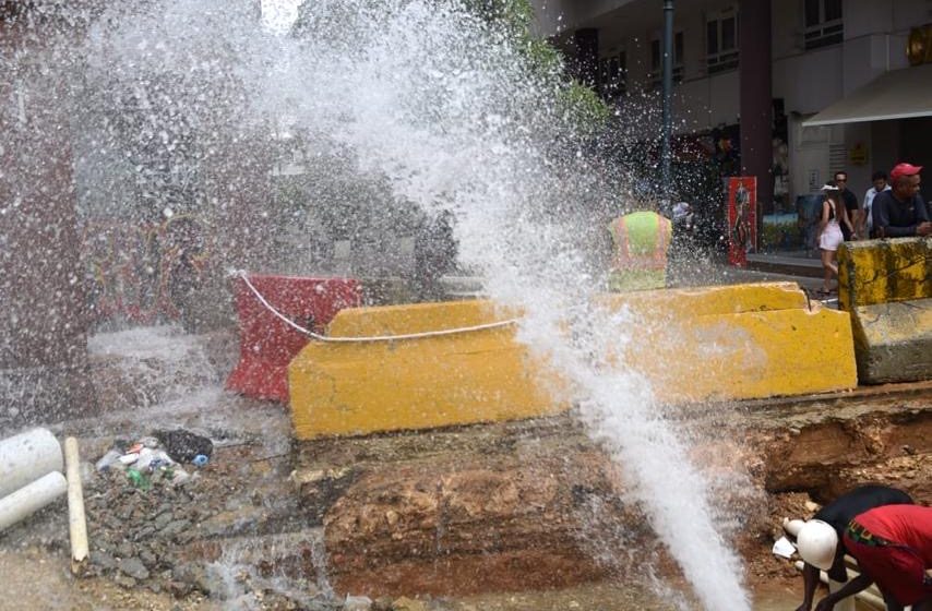 CAASD trabaja en solución de averías causadas por empresas en la Zona Colonial y Santo Domingo Norte