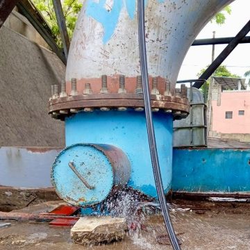 CAASD trabaja en la corrección de avería en línea de trasvase en el Puente de la 17, SDE