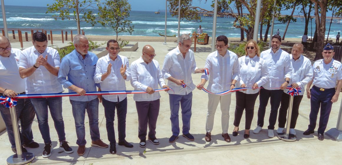 Presidente Abinader y ministro Collado inauguran malecón de Haina (Presidente Abinader y ministro Collado inauguran malecón de Haina