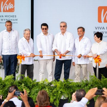 Abinader y Collado inauguran nuevo hotel Viva Miches by Wyndham con 538 habitaciones.