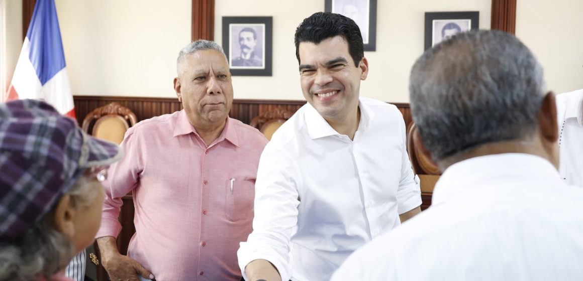 Wellington Arnaud informa construcción de nuevo acueducto en Sajoma, Santiago