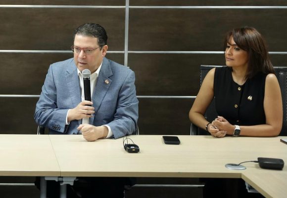 Canadá reconoce a la DGA por promover un comercio seguro
