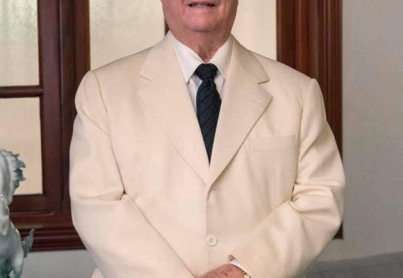 Hipólito Mejía pide al director de CEA dé a conocer los casos y expedientes de la supuesta “piñata” en el periodo 2000-2004 en esa institución