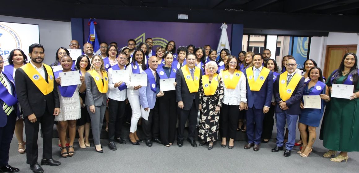 Más de 1,500 militantes del PRM han recibido formación en su escuela política